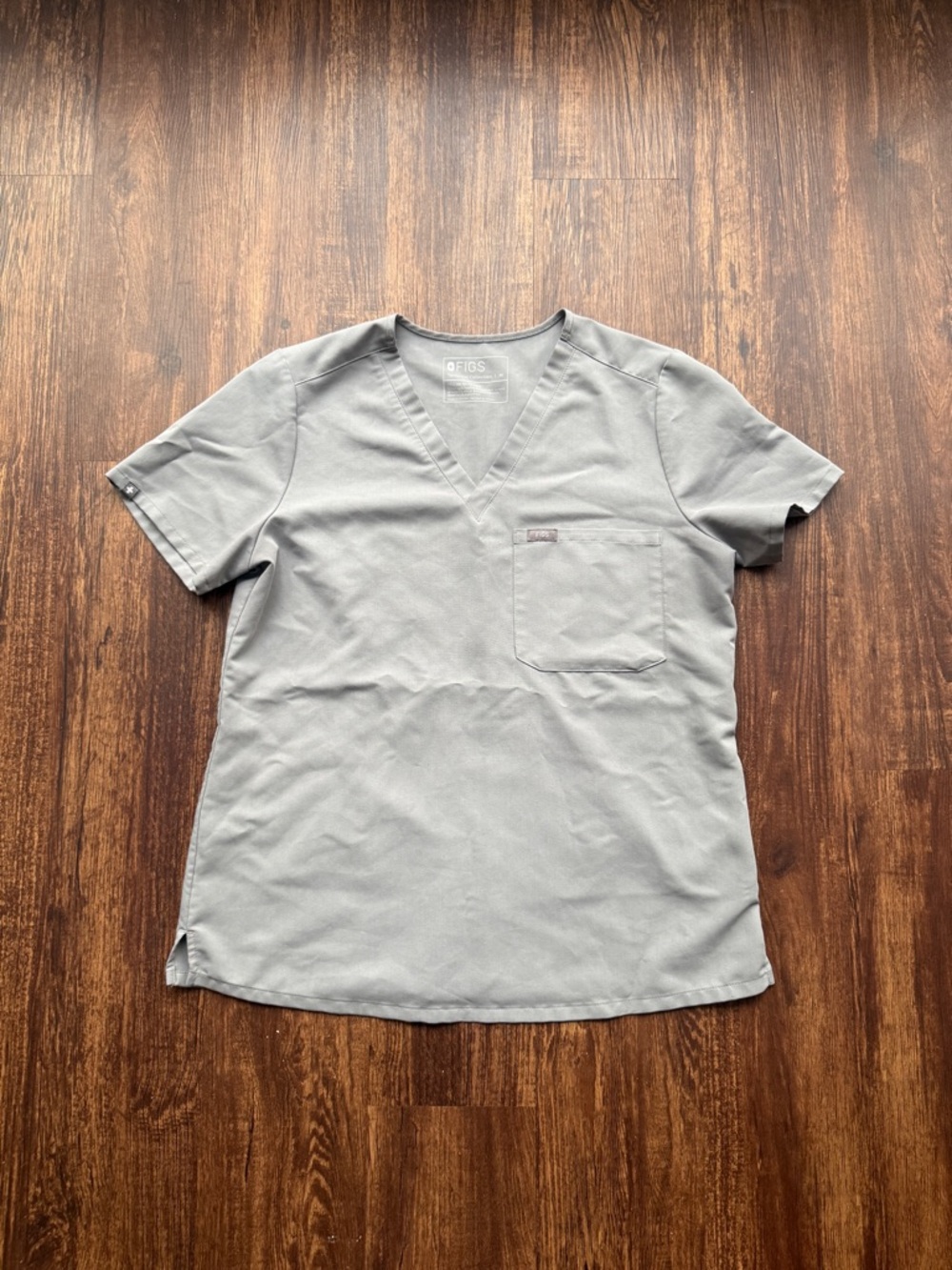 FIGS Women’s Cement Gray Catarina One Pocket Scrub Top Nurse Hospital- Size M